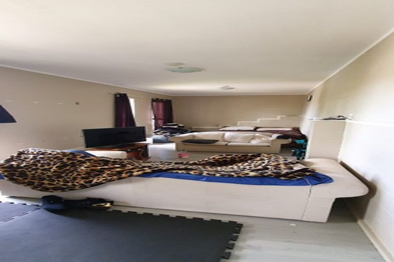 Photo of property in 90 Stapleford Crescent, Browns Bay, Auckland, 0630