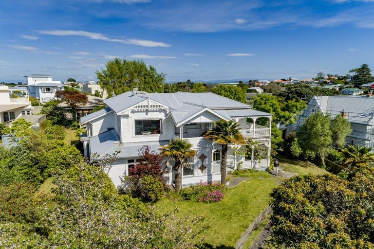 Photo of property in 9 Hukarere Road, Bluff Hill, Napier, 4110
