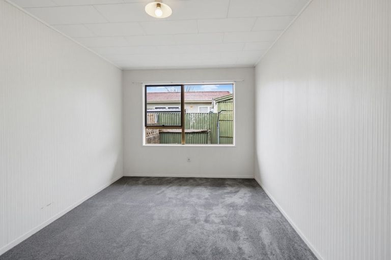 Photo of property in 2/508 Saint Aubyn, Hastings, 4122