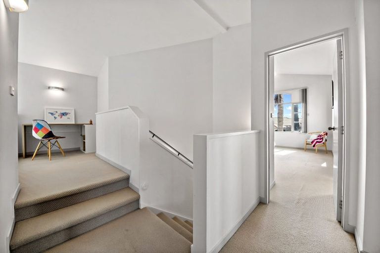 Photo of property in 11 Tolben Place, Golflands, Auckland, 2013