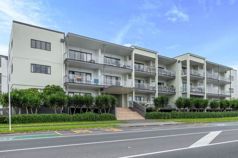 Photo of property in 8/128 Stancombe Road, Flat Bush, Auckland, 2016