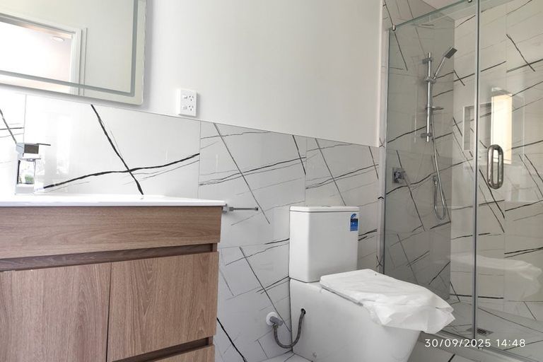 Photo of property in 4 Chatsworth Crescent, Pakuranga Heights, Auckland, 2010