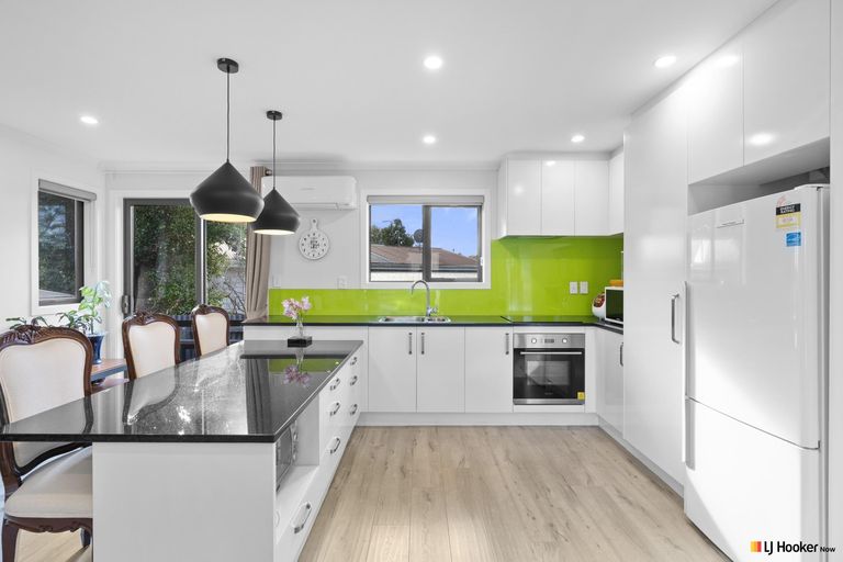 Photo of property in 52 Hobart Crescent, Wattle Downs, Auckland, 2103