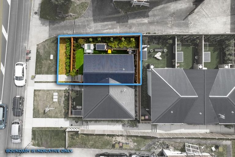 Photo of property in 2/102 Millbrook Road, Sunnyvale, Auckland, 0612