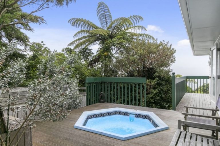 Photo of property in 1/94 Dowse Drive, Maungaraki, Lower Hutt, 5010