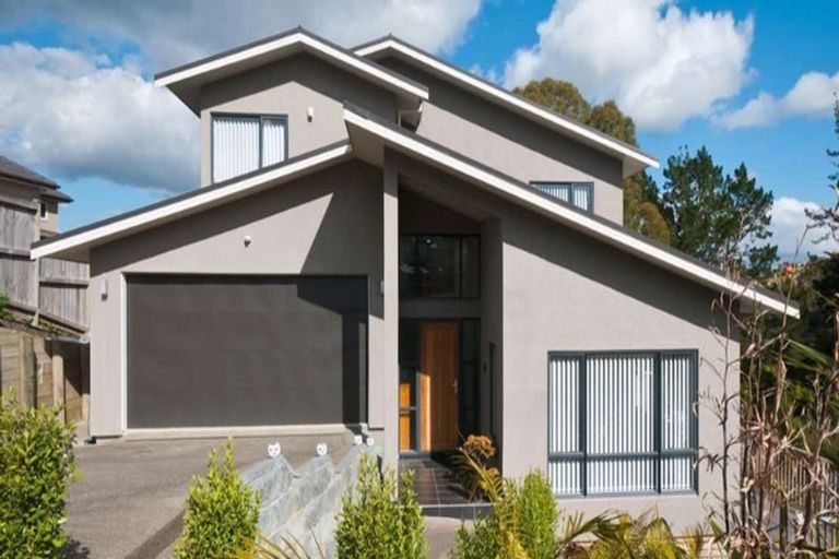 Photo of property in 16 Borneo Drive, Fairview Heights, Auckland, 0632