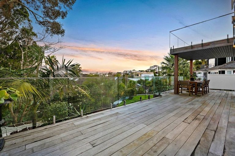 Photo of property in 4/92 Churchill Road, Murrays Bay, Auckland, 0630