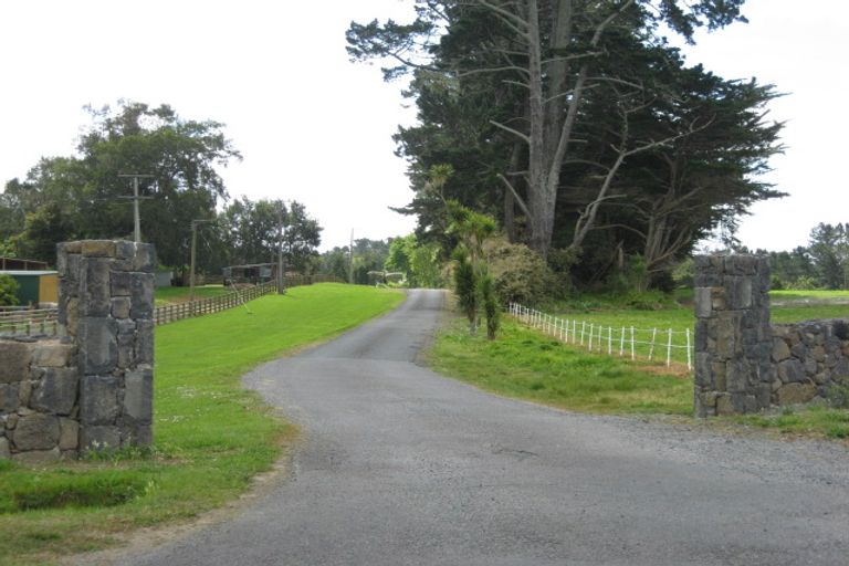 Photo of property in 9 Dysart Lane, Kumeu, 0891