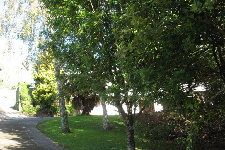 Photo of property in 2/14 Gerwyn Place, Pakuranga Heights, Auckland, 2010