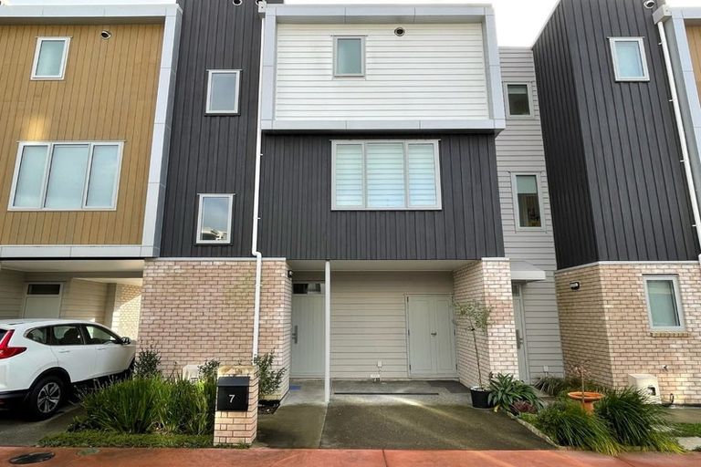 Photo of property in 7 Ceramic Lane, New Lynn, Auckland, 0600