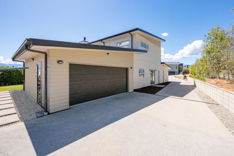 Photo of property in 6 Bovett Place, Wanaka, 9305