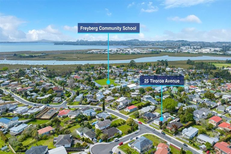 Photo of property in 25 Tiroroa Avenue, Te Atatu South, Auckland, 0610