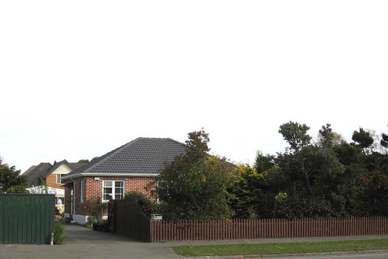 Photo of property in 51 Memorial Avenue, Ilam, Christchurch, 8053