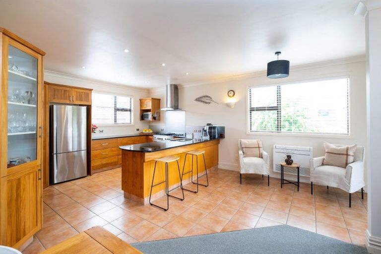 Photo of property in 5 Selwyn Road, Hospital Hill, Napier, 4110