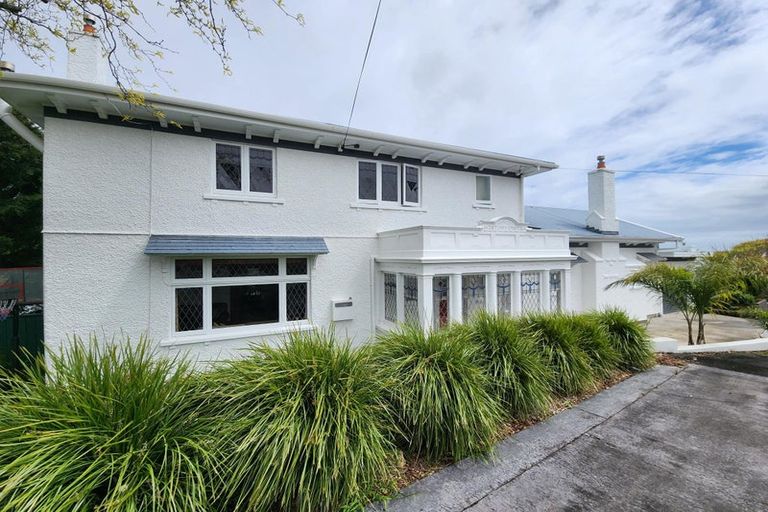 Photo of property in 6 Ridge Lane, New Plymouth, 4310