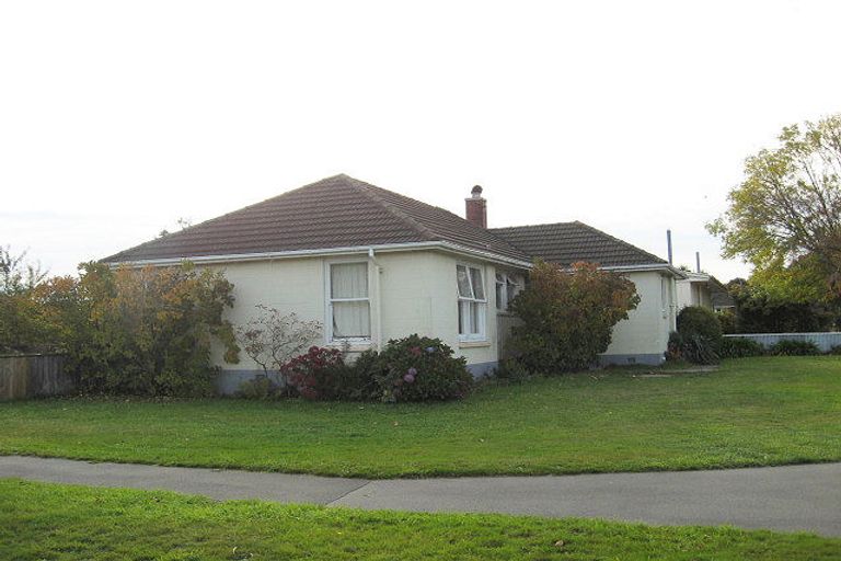 Photo of property in 1 Vicki Street, Sockburn, Christchurch, 8042
