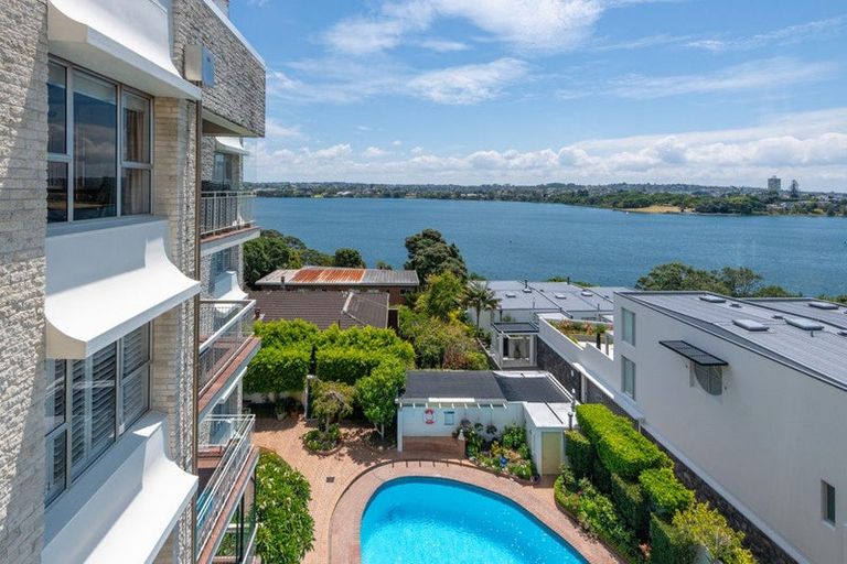 Photo of property in 4/6a The Promenade, Takapuna, Auckland, 0622
