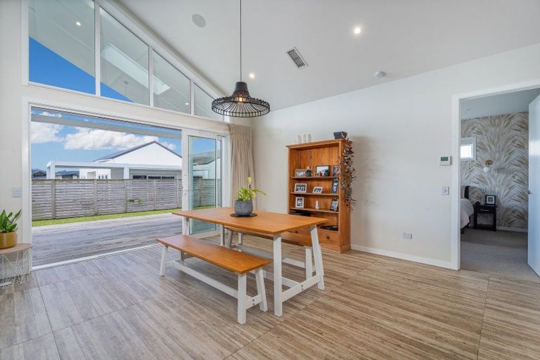 Photo of property in 11 Onerere Drive, Whitianga, 3510