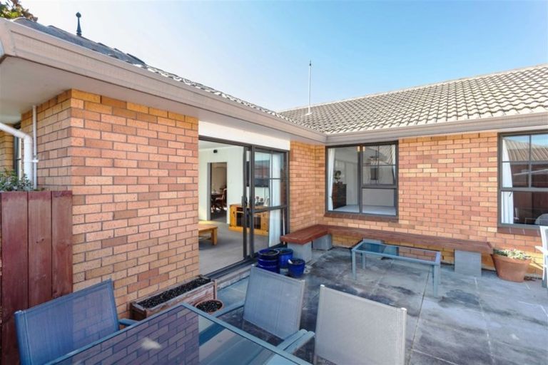 Photo of property in 6 Sunbeam Place, Halswell, Christchurch, 8025