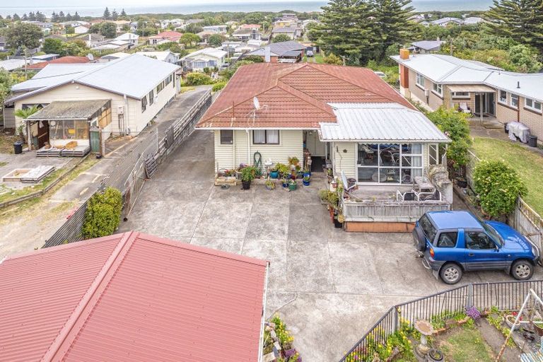 Photo of property in 138 Cornfoot Street, Castlecliff, Whanganui, 4501