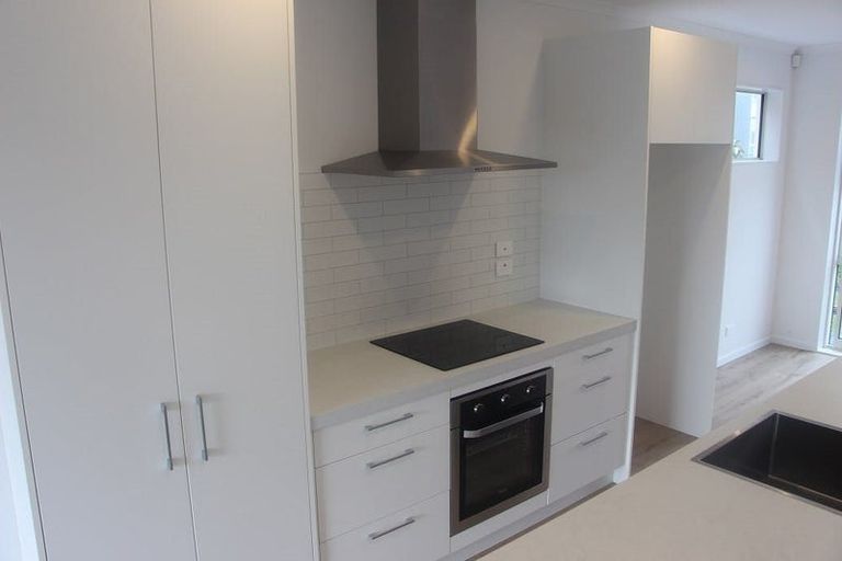 Photo of property in 29 Ambar Ridge Avenue, Massey, Auckland, 0614