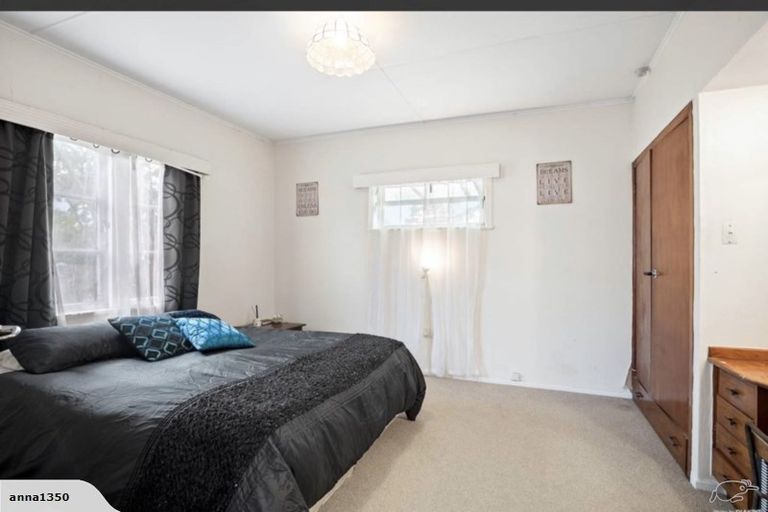 Photo of property in 14 Holland Avenue, Point England, Auckland, 1072