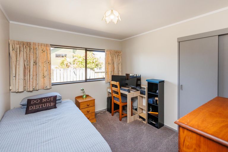 Photo of property in 15 Ashburn Lane, Awapuni, Palmerston North, 4412
