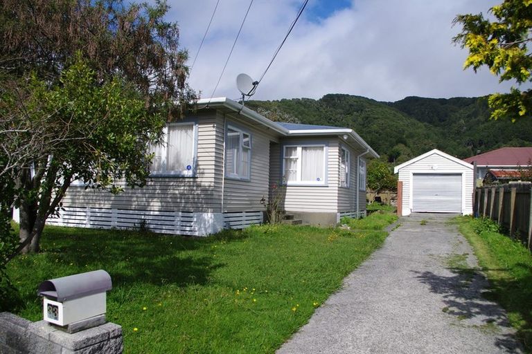 Photo of property in 33 Karaka Street, Wainuiomata, Lower Hutt, 5014