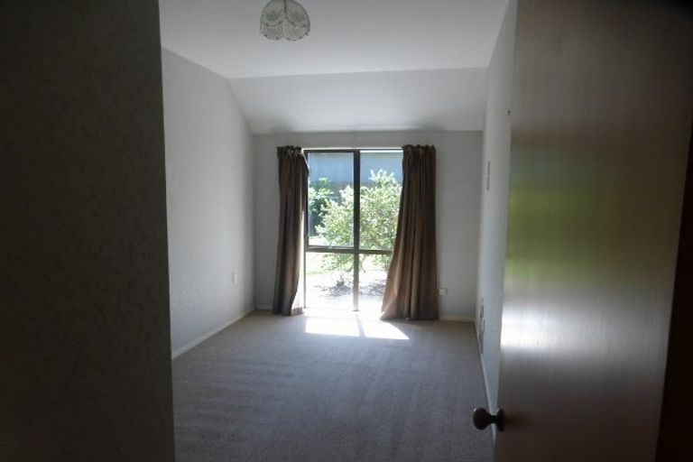 Photo of property in 76b Maidstone Road, Ilam, Christchurch, 8041