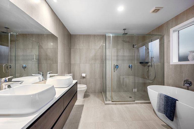 Photo of property in 6 Taraire Place, Orewa, 0931