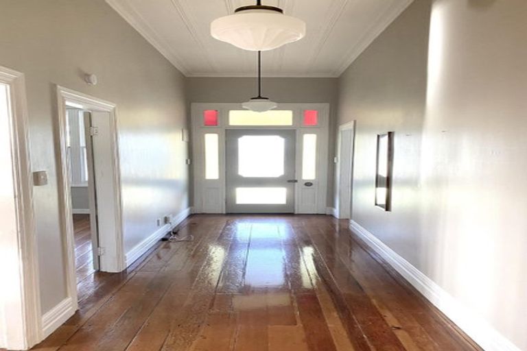 Photo of property in 34 Mozeley Avenue, Devonport, Auckland, 0624