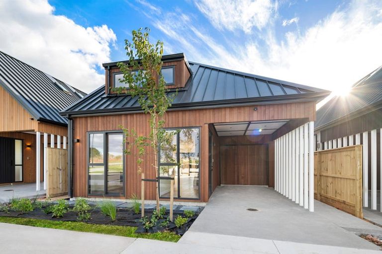 Photo of property in 16 Coopworth Street, Karaka, 2580