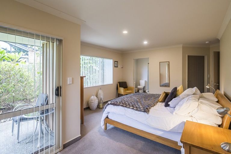 Photo of property in 43 Quadrant Heights, Paraparaumu, 5032