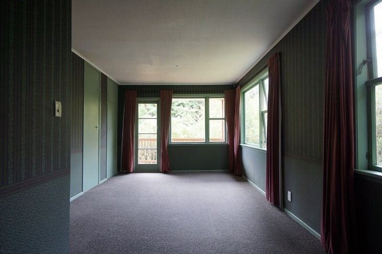 Photo of property in 110 Normandale Road, Normandale, Lower Hutt, 5010