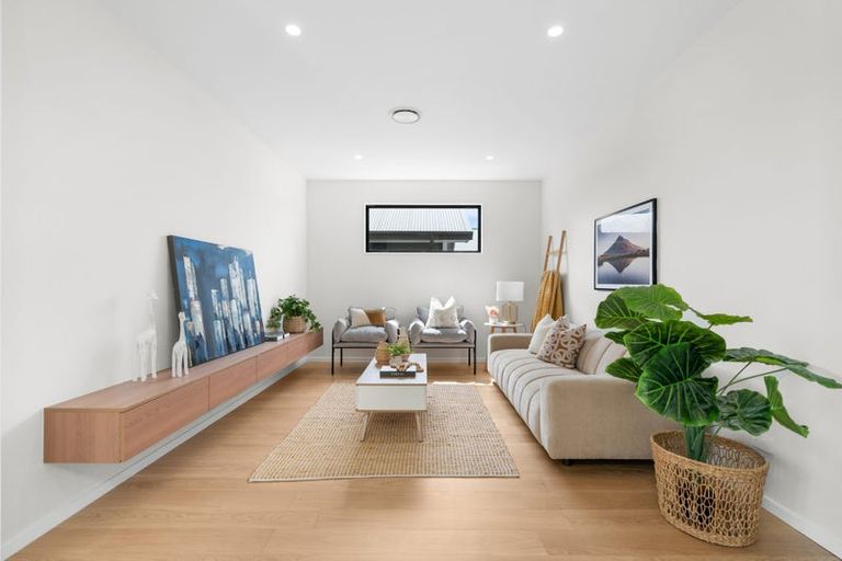 Photo of property in 10 Ferbane Way, Halswell, Christchurch, 8025