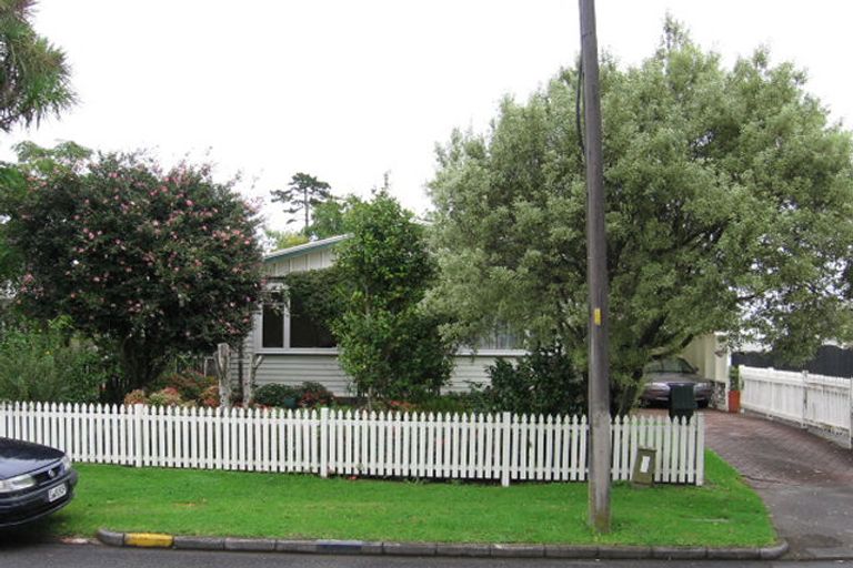 Photo of property in 1/22 Challinor Street, Pakuranga, Auckland, 2010