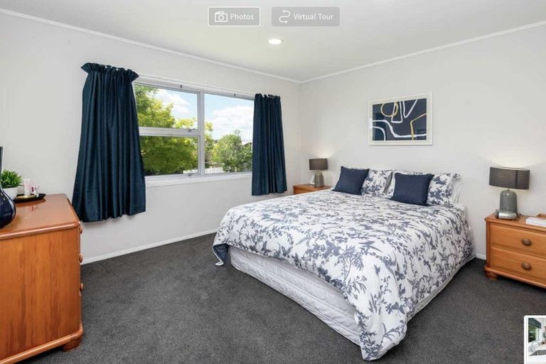Photo of property in 11 Towra Place, Botany Downs, Auckland, 2010