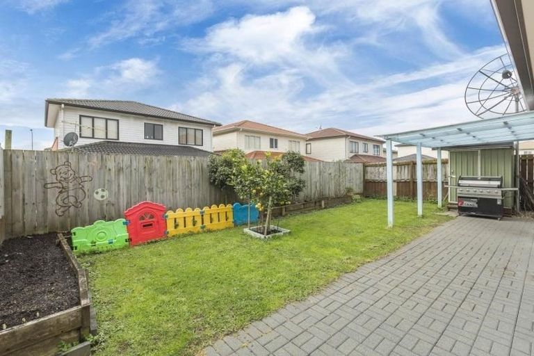 Photo of property in 25 Maypark Crescent, Flat Bush, Auckland, 2016