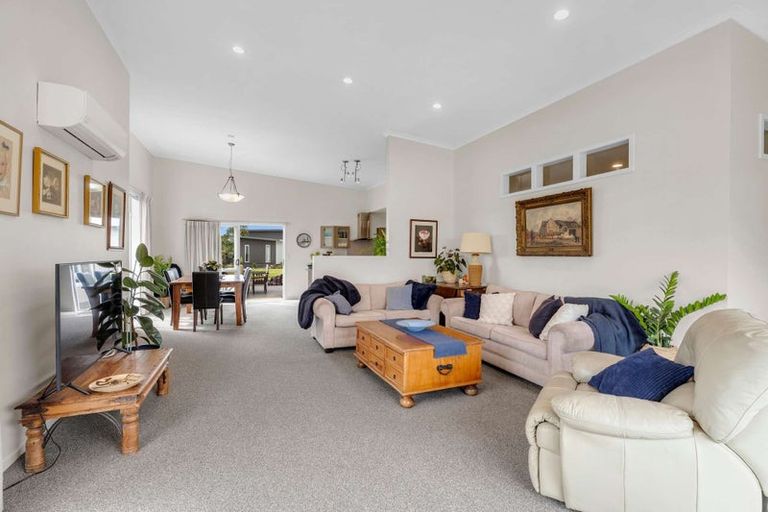 Photo of property in 18 Pacific Place, Whitianga, 3510