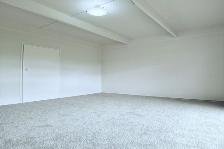 Photo of property in 2/39 Rathgar Road, Henderson, Auckland, 0610