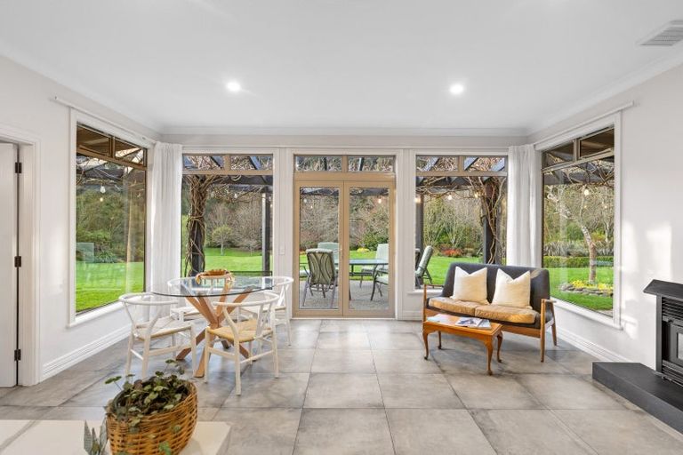 Photo of property in 274 Polson Hill Drive, Aokautere, Palmerston North, 4471