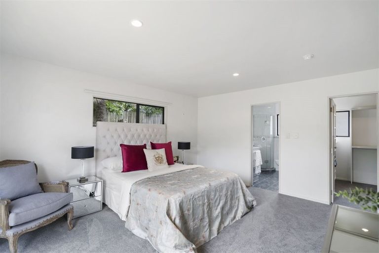 Photo of property in 80 Caribbean Drive, Unsworth Heights, Auckland, 0632