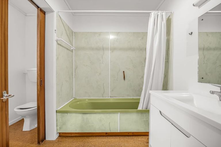 Photo of property in 10 Mackwood Place, Birkdale, Auckland, 0626