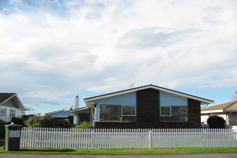 Photo of property in 709 Ballantyne Street, Frimley, Hastings, 4120