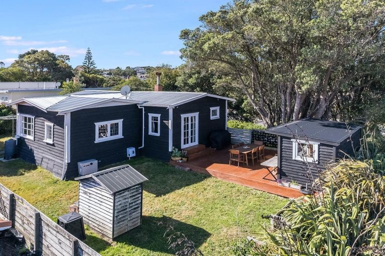 Photo of property in 62 Main Road, Titahi Bay, Porirua, 5022