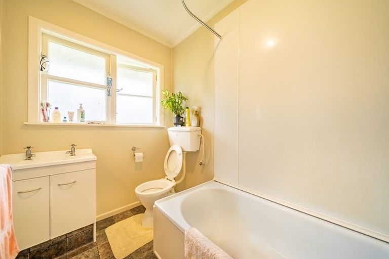 Photo of property in 8b Exchange Street, Ebdentown, Upper Hutt, 5018