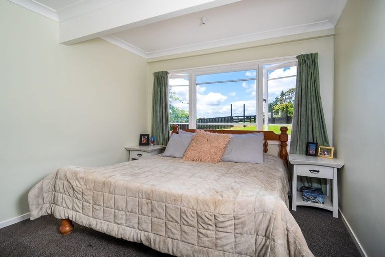 Photo of property in 12 Mildon Road, Waitakere, Auckland, 0782