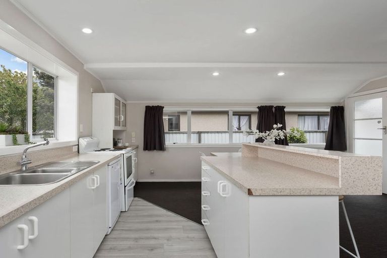 Photo of property in 63 Northcote Road, Northcote, Christchurch, 8052