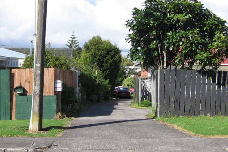 Photo of property in 1/53 Totara Road, Te Atatu Peninsula, Auckland, 0610