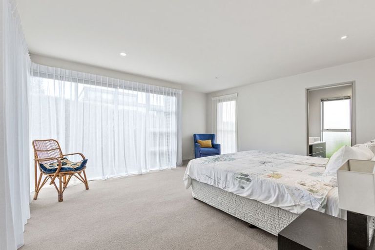 Photo of property in 5 Craigieburn Lane, Mount Pleasant, Christchurch, 8081